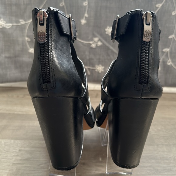 Vince Camaro high heeled shoes - Picture 6 of 8